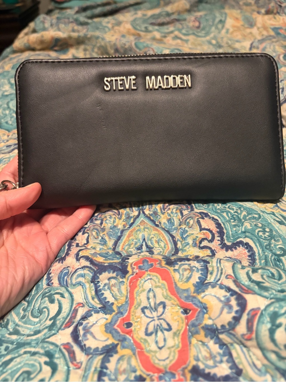 Steve Madden Black Bifold Zipper Wallet